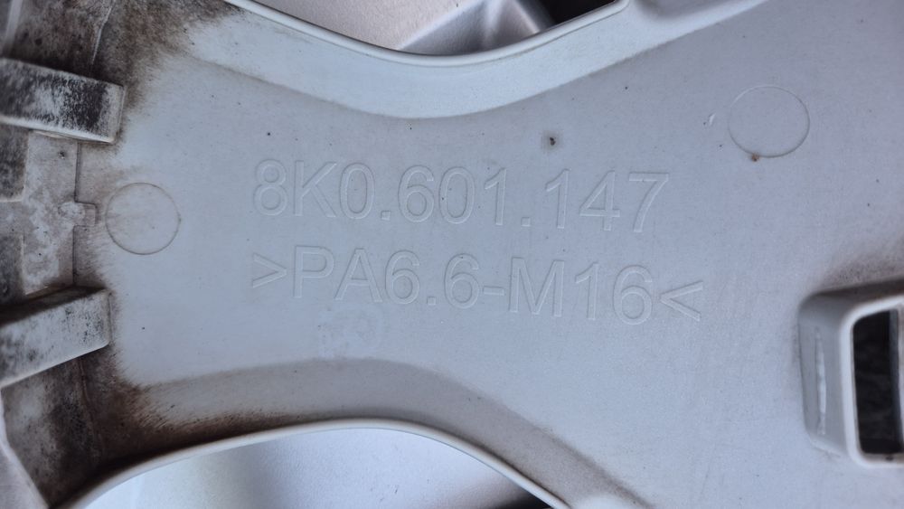 Оригинални капаци /ТАСОВЕ/ за джанти Ауди 16 цола