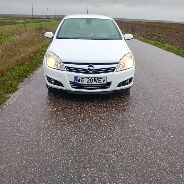 Vând opăl astra h 1.7 2008