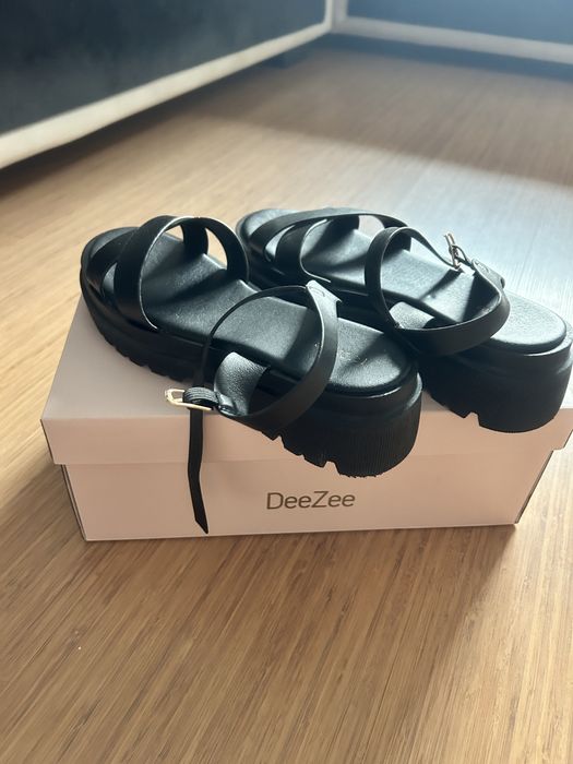 Дамски сандали DeeZee