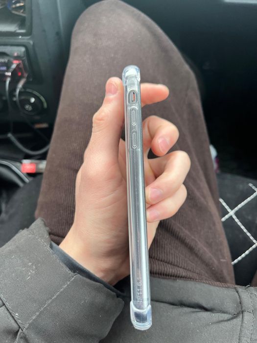 Продам Айфон 11/iphone 11