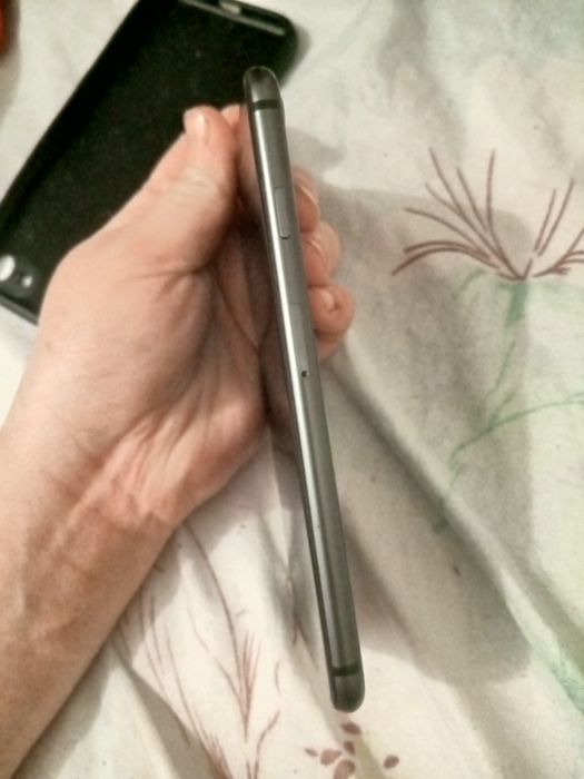 Срочно продам Айфон 8