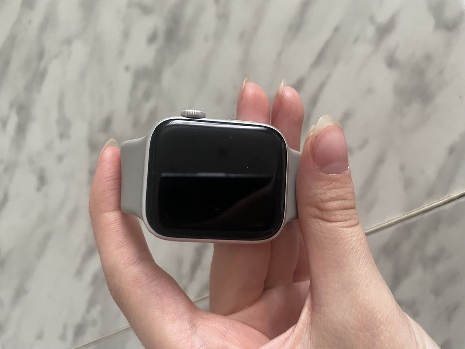 Apple Watch SE (GPS, 2‑го поколения)
