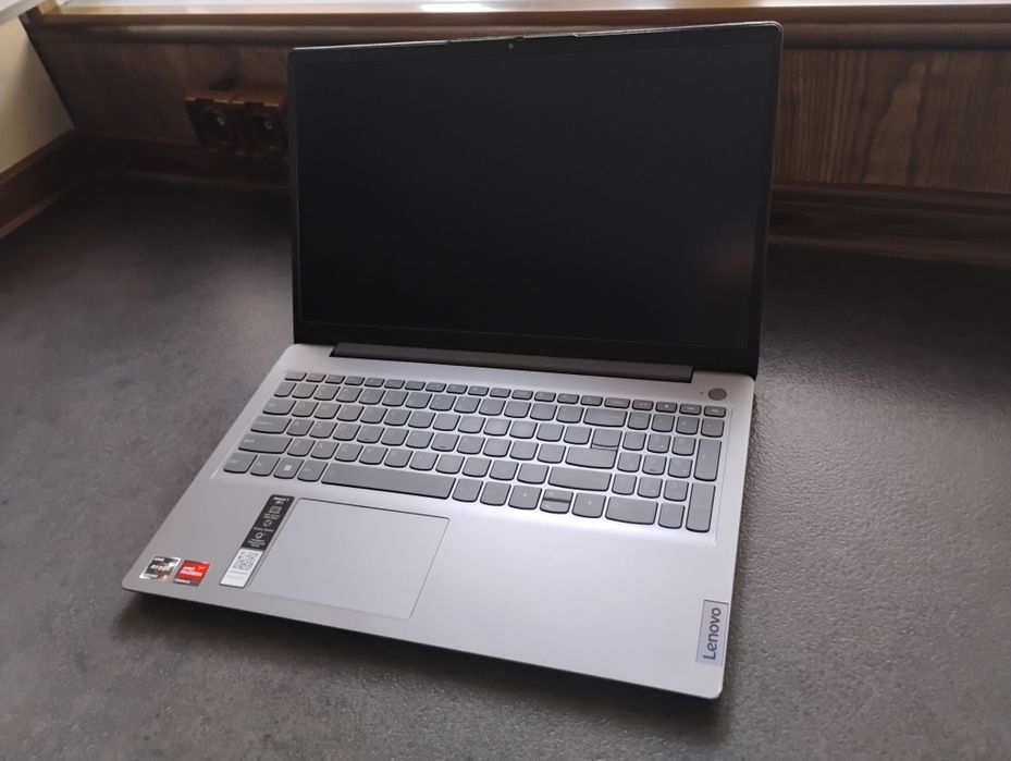 Laptop Lenovo - Ryzen 5 - 5000serie - 24gb - Rx Vega 7