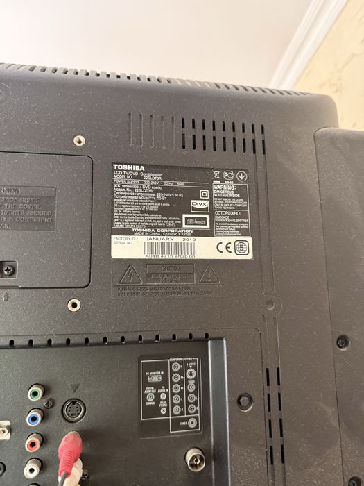 Телевизор Toshiba с встроенным DVD проигрывателем