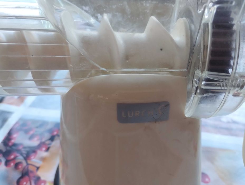 Продавам месомелачка Lurch