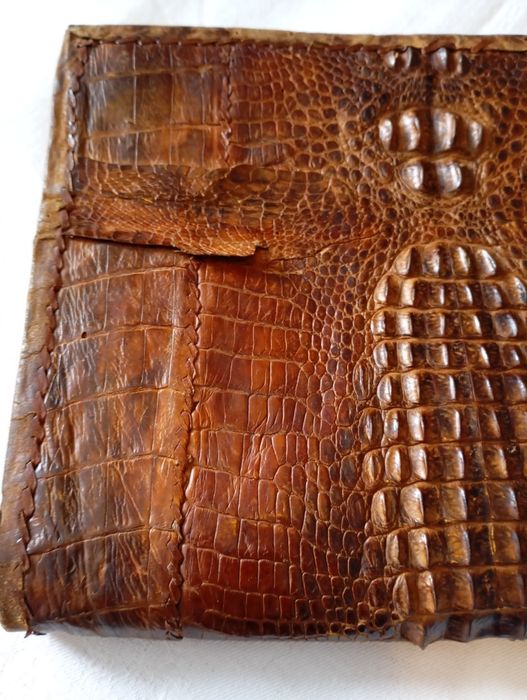 Geantă din piele de crocodil