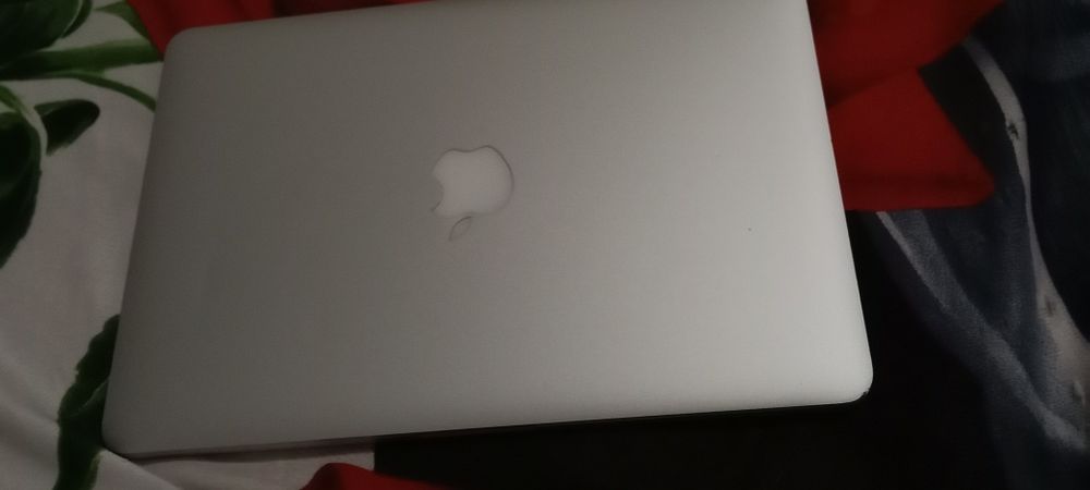 Мак бук  про 2015 года