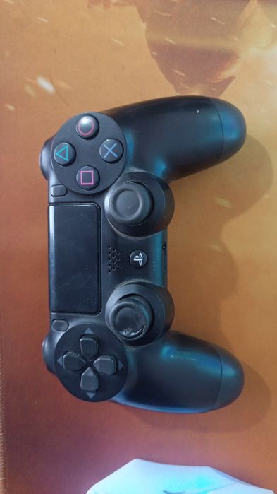 DualShock 4 Gempad sotiladi