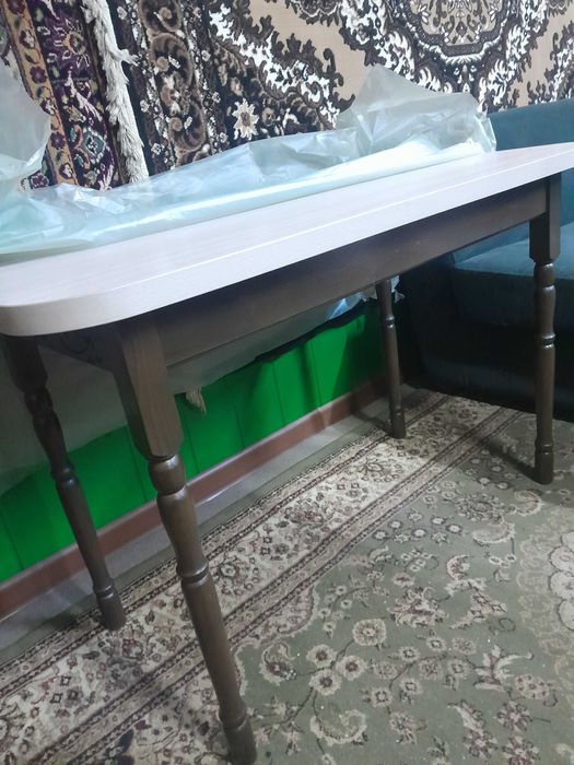 продам новый кухонный стол