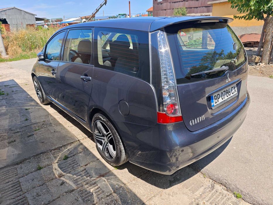 Mitsubishi Grandis 2.4 MIVEC 2007 ГАЗ 7 места