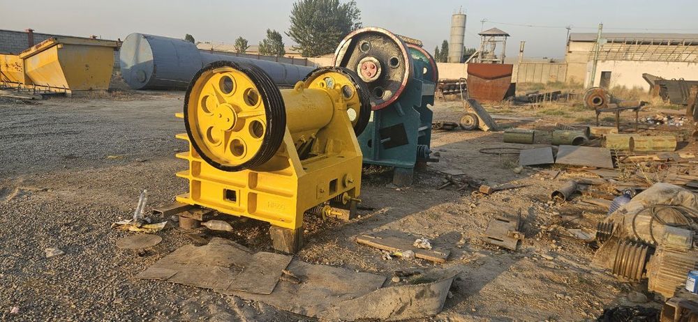 Щековая дробилка 1000х250