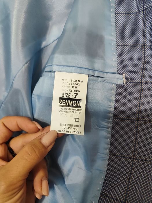 Детский стильный пиджак на 6-7 лет.