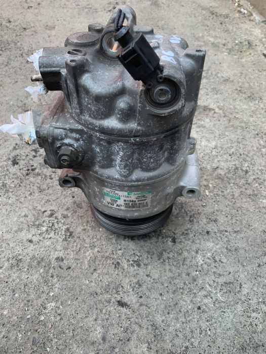 Vând compresor clima vw Passat B6 2.0tdi