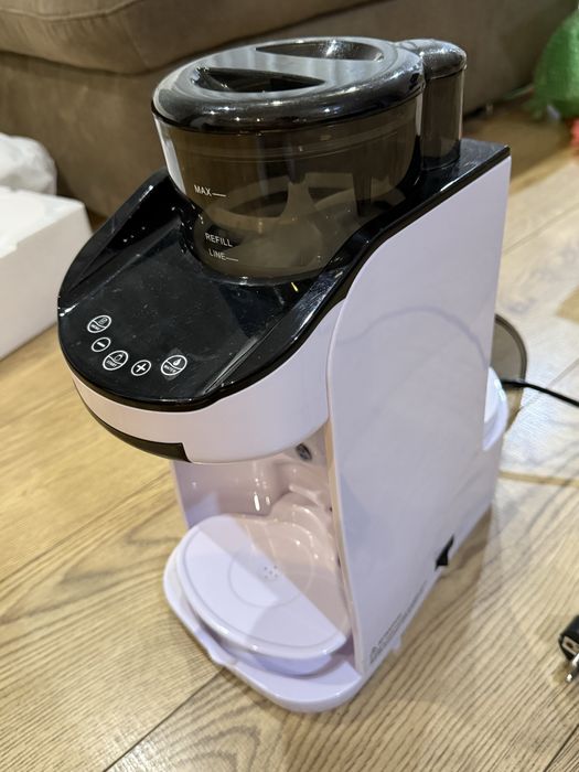 Vând espressor automat pentru prepararea laptelui praf, marca Danesso, modelul GS-802.