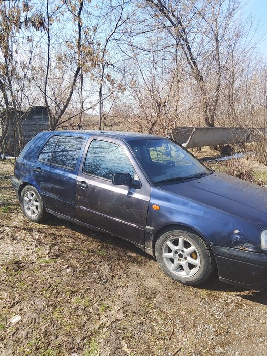 Продам голф 3 объём 1.6 торг