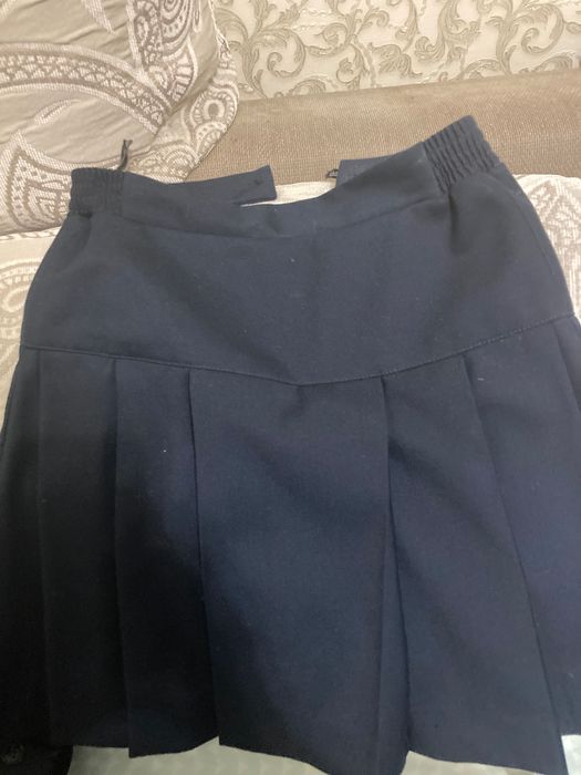 Продам юбку на 1-2 класс за пол цены
