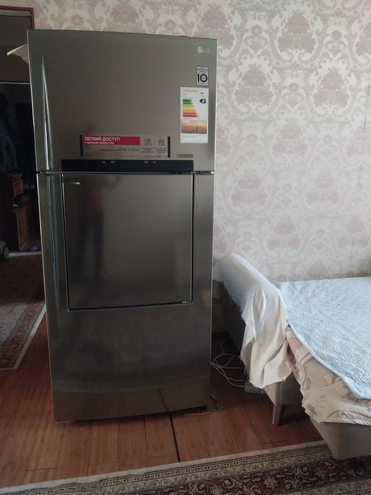 Холодильник LG большой