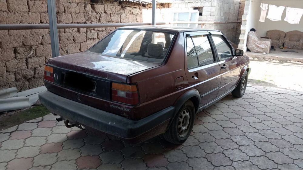 Volkswagen Jetta 1990 год