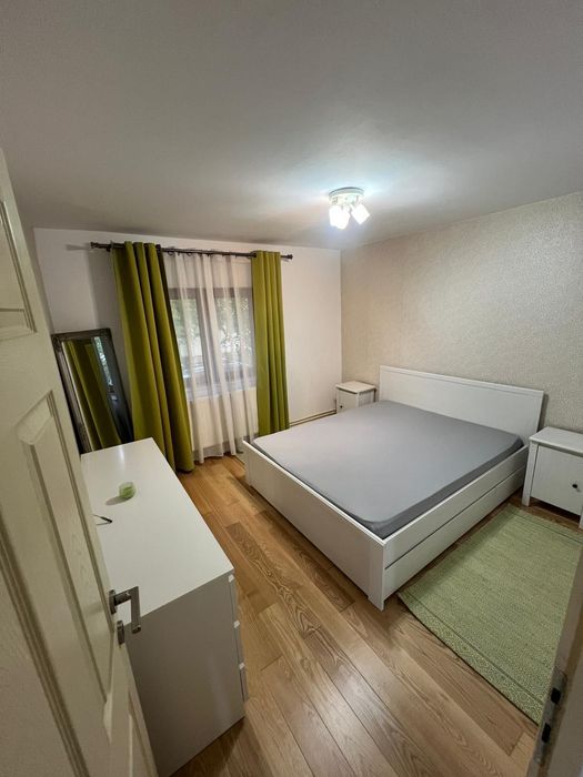 Inchiriez apartament, 3 camere decomandat Liliacului- Deva