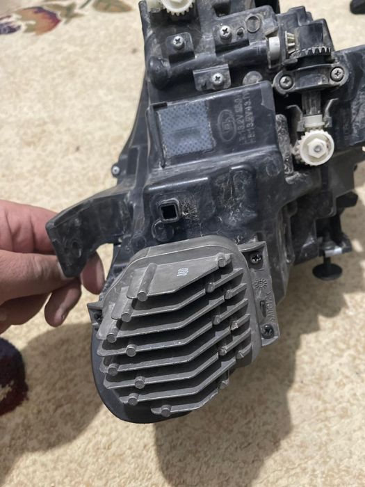 Продам фару на Шевроле монза