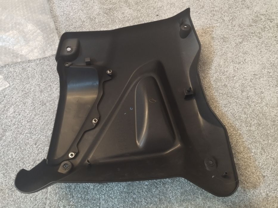 Carena dreapta originala pentru Yamaha xtz 1200 tenere, super tenere