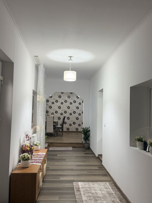 Vand casa spatioasa, teren 7800mp