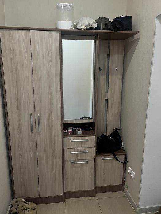 Продам прихожую, б/у