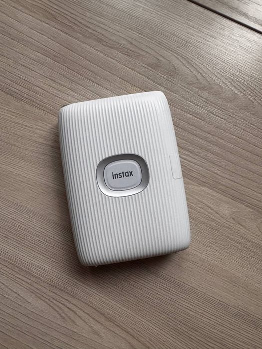 Продается Instax mini 12