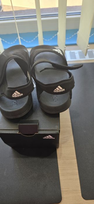 Сандали адидас номер 34