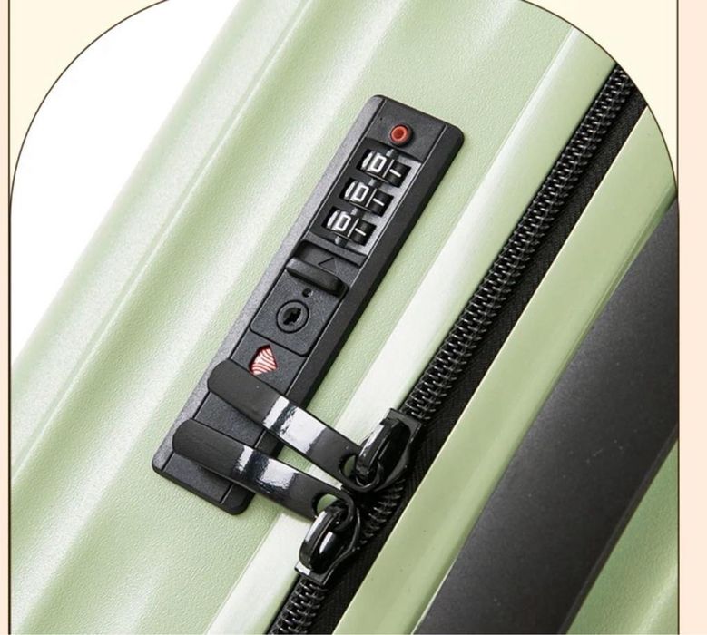 Чемодан поликарбонат