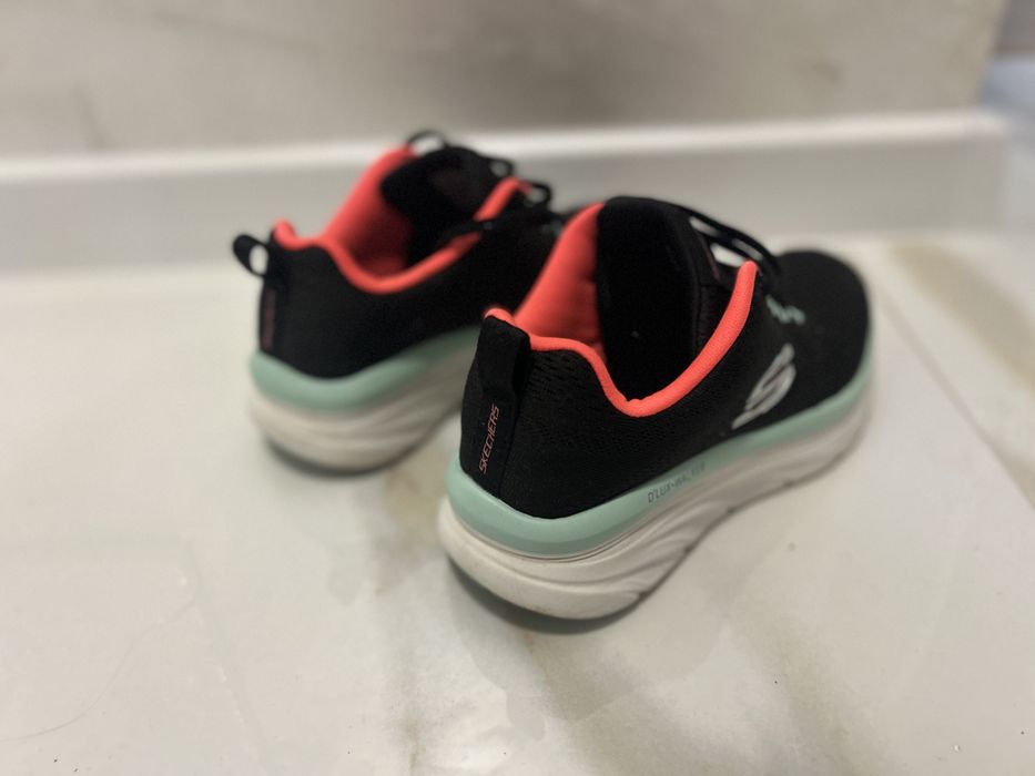 Маратонки на Skechers