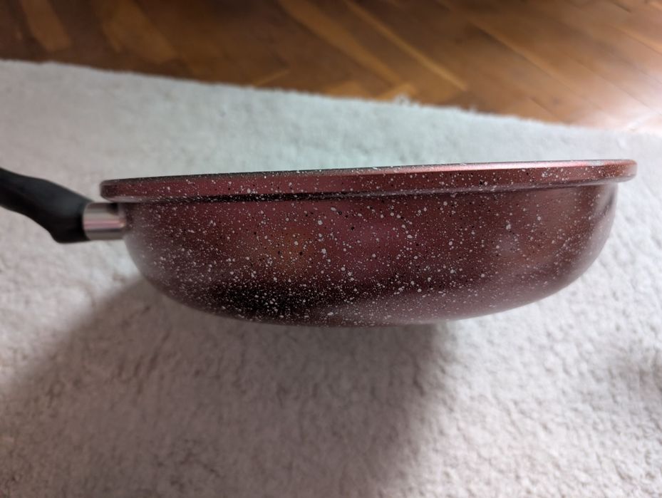 Дълбок тиган, нов