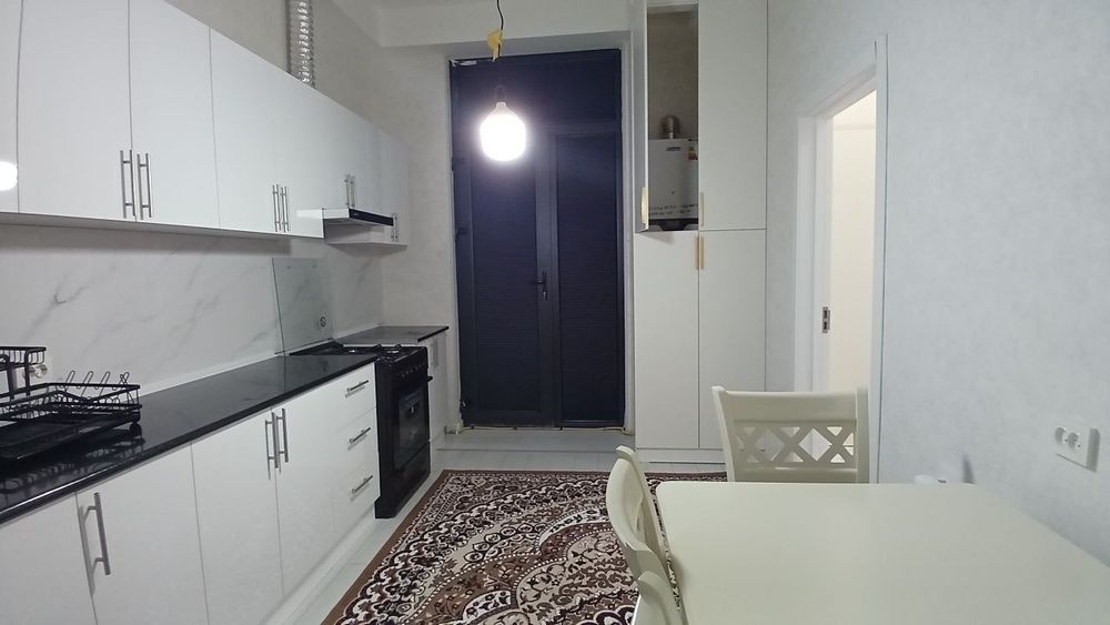 Срочно сдаётся 2 х комнатная в Новостройке на Максима Горького