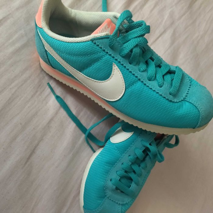 Nike дамски маратонки в тюркоазен цвят