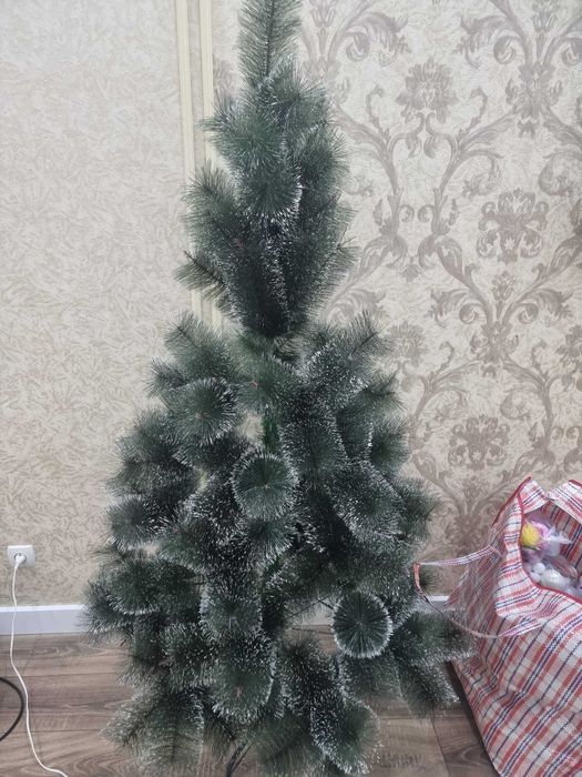 Ёлка новогодняя пластик 1.8м