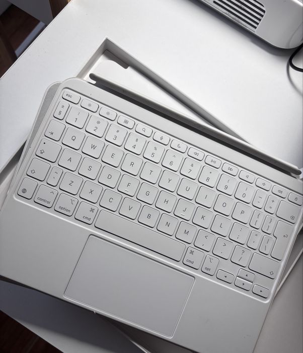 Apple Magic Keyboard Folio original