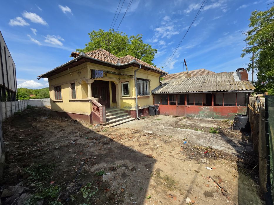 Casă bătrânească + Teren Podari (Strada Principală)