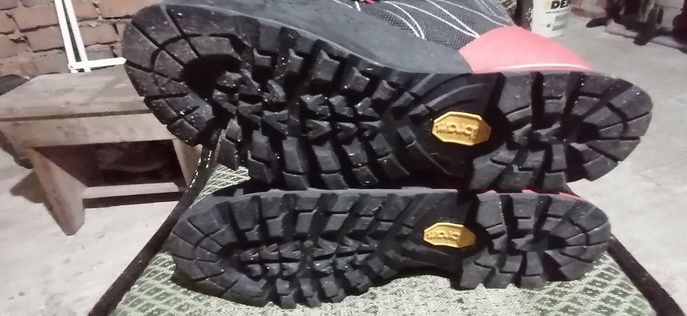 Продавам чисто нови DOLOMITE CRODAROSSA PRO GTX 2.0 MS