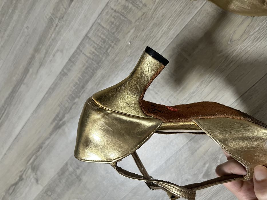 Танцевальные туфли