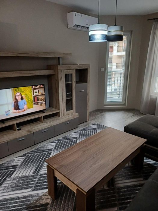 Дава се под наем Двустаен апартамент в Пловдив, Остромила - 60 кв.м за 408 € - Снимка #1