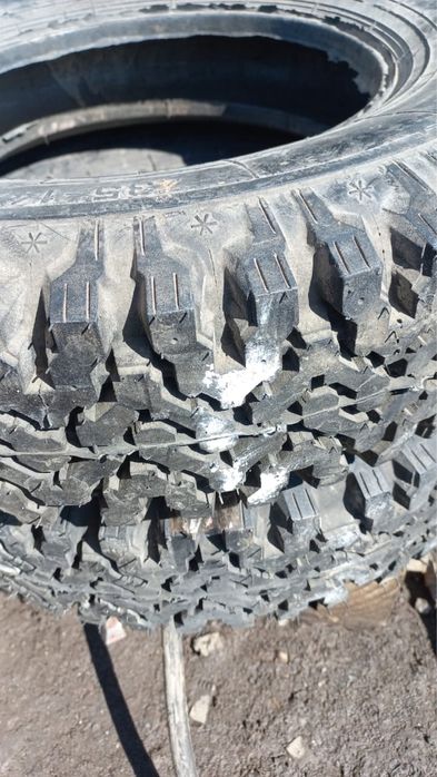 Продам шины 2 штук 185/70/14