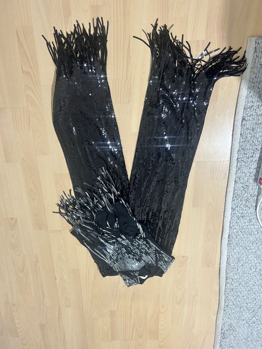 Costum  paiete  nou