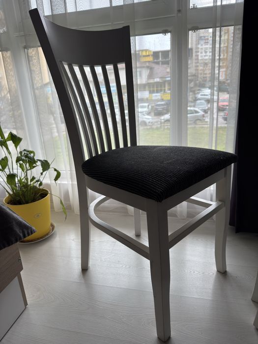 Стол за трапезария