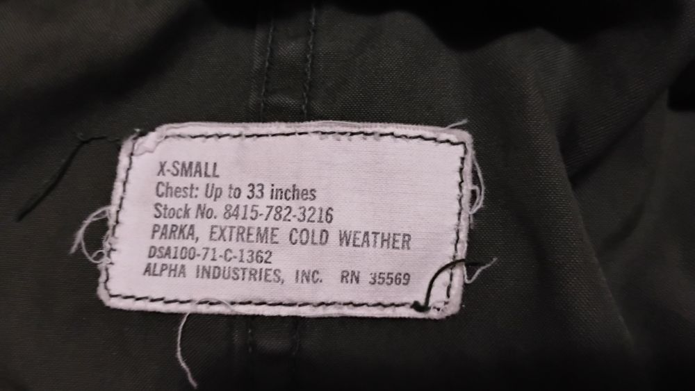 Оригинално и много здраво и практично военно яке тип канадка.