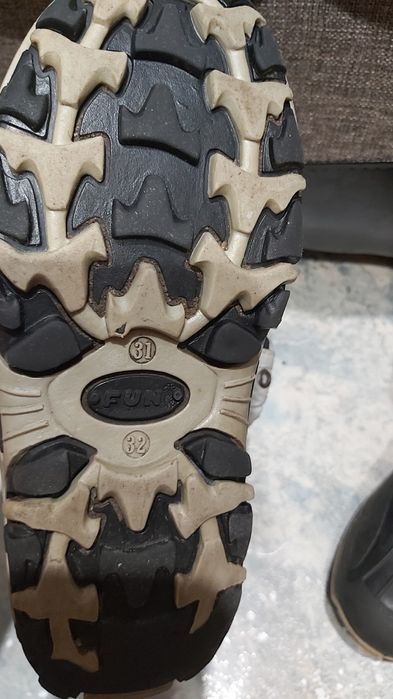 Продам детскую обувь