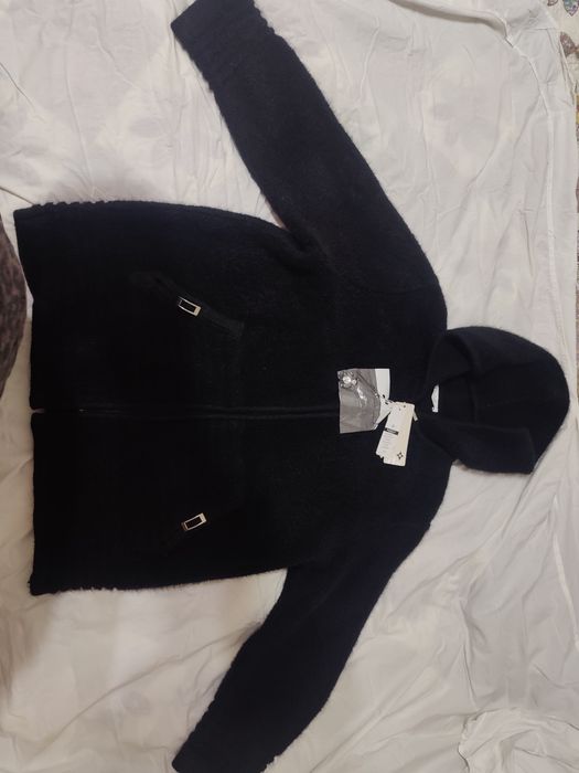 Продам шерстяную кофту