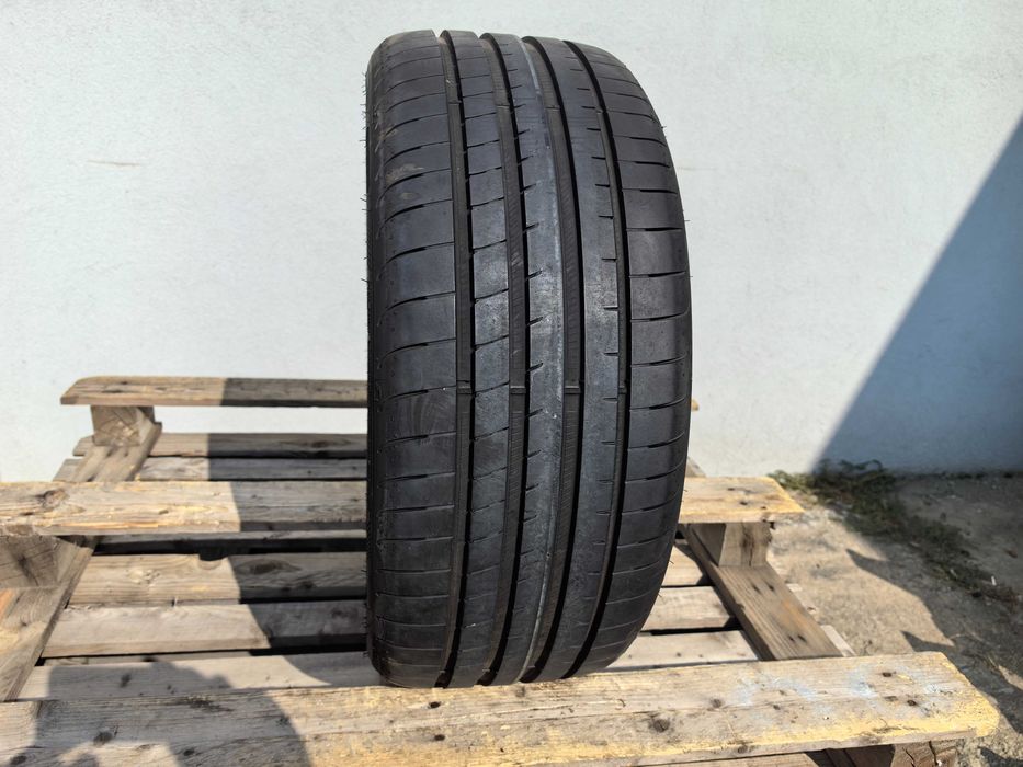 245/40/19 Гудиър ДОТ 2023 г - Само 1 брой гума