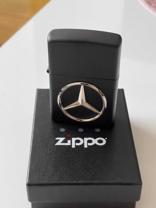 Bricheta Zippo sigla Mercedes Benz neagra noua Cadou Colectie