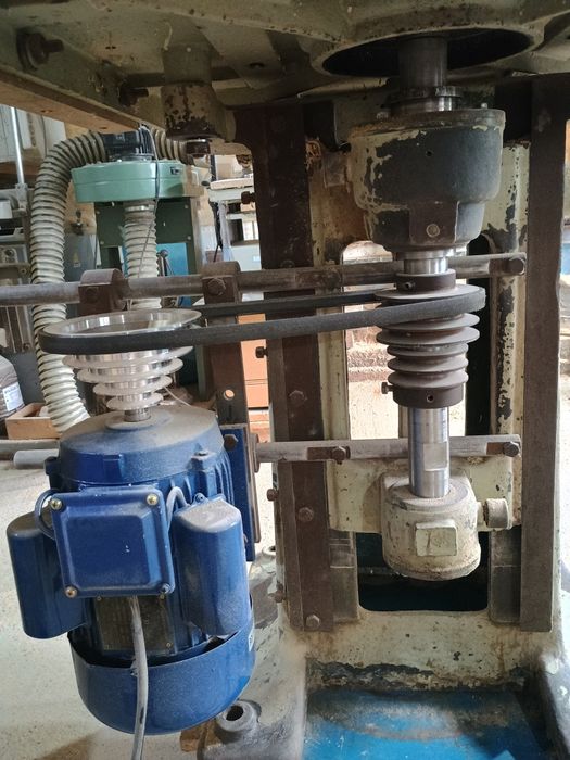 Freza de tâmplărie cu ax de 30 mm