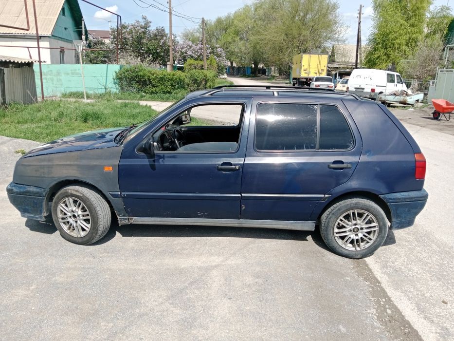 Гольф 3, 1.8 объем механ